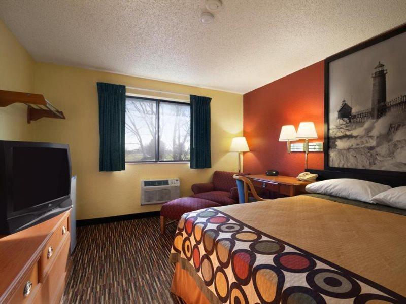 Super 8 By Wyndham Kalamazoo Exterior photo